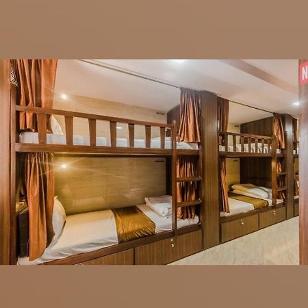 Awesome Dormitory Male Only Bombay Extérieur photo