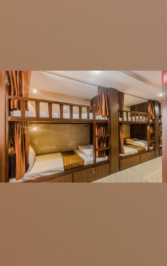 Awesome Dormitory Male Only Bombay Extérieur photo