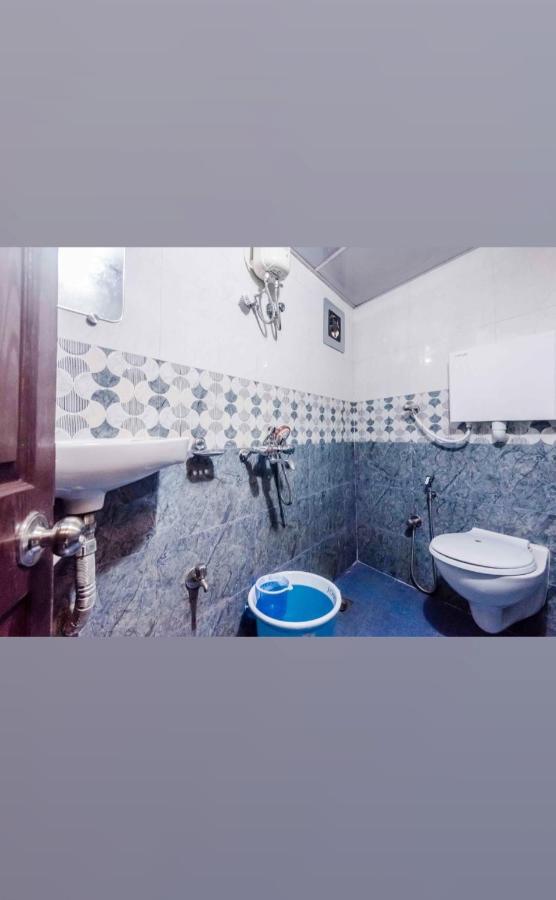 Awesome Dormitory Male Only Bombay Extérieur photo