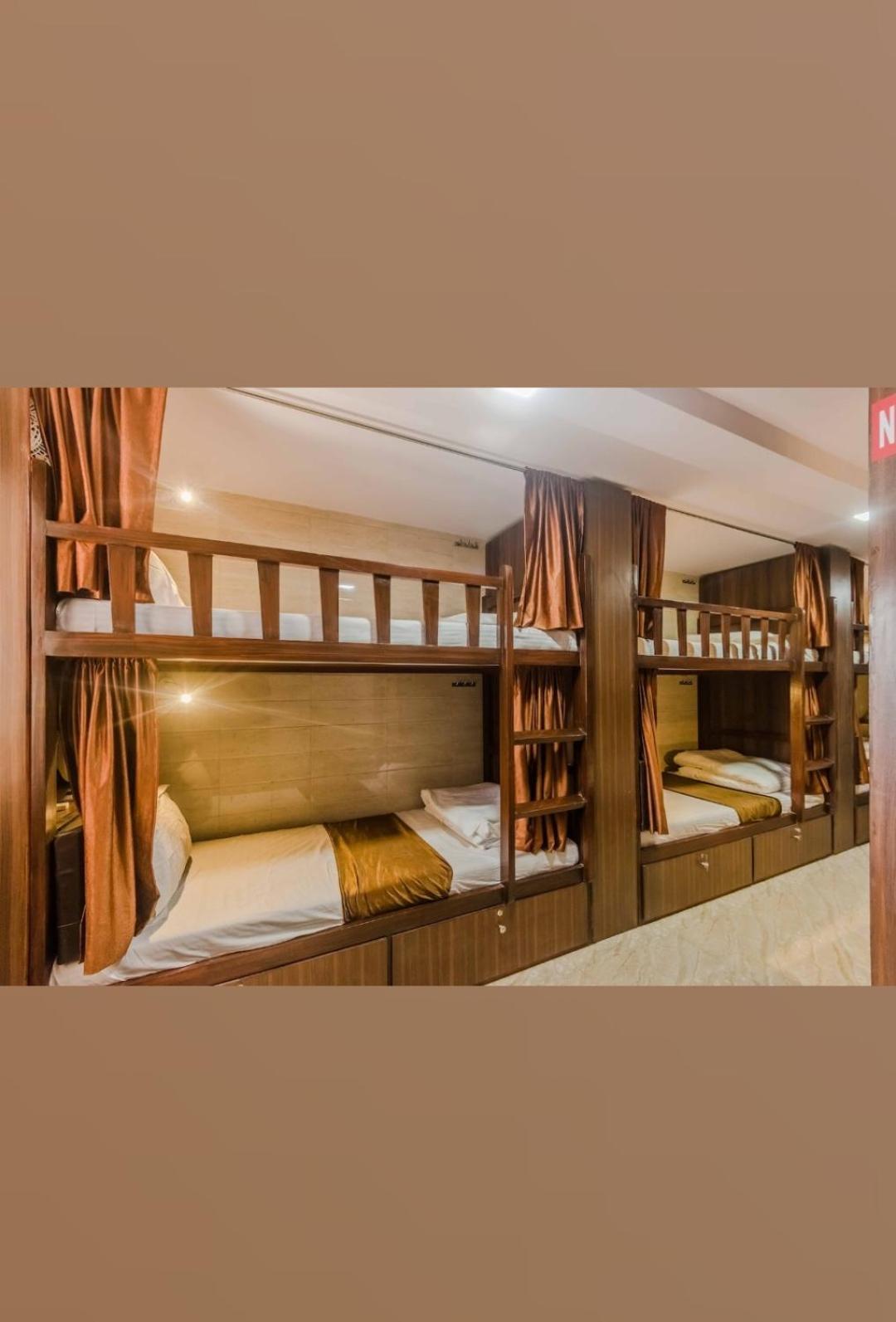 Awesome Dormitory Male Only Bombay Extérieur photo